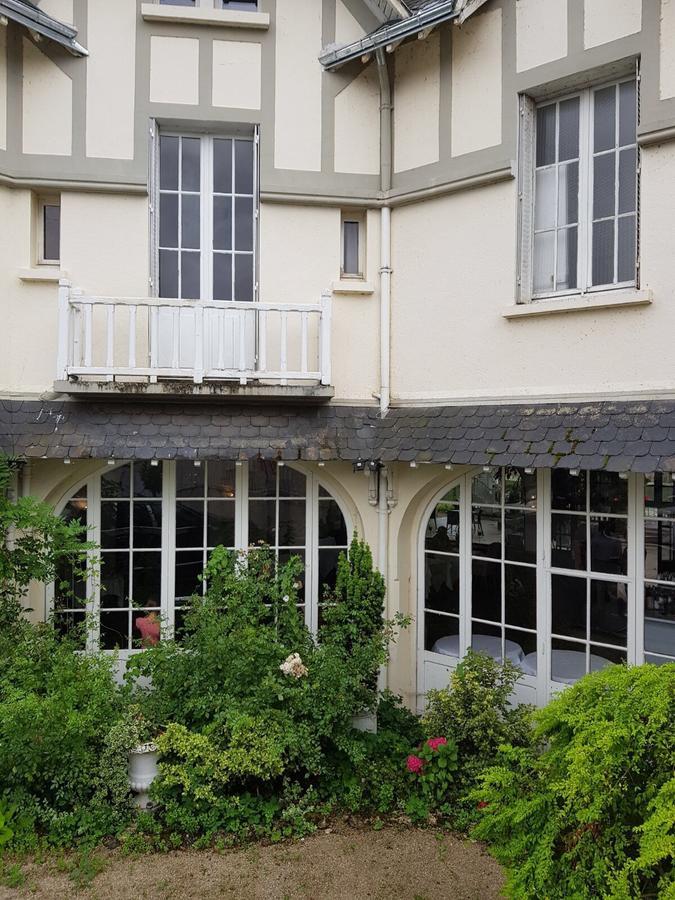 Hotel Restaurant Pavillon Bleu Olivet  Exterior foto